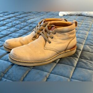 Rockport Men's Beige Chukka Boots